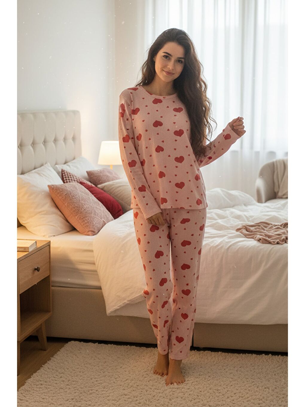 Pembe Fiyonk Ve Kalp Desenli Bisiklet Yaka Pijama Takımı