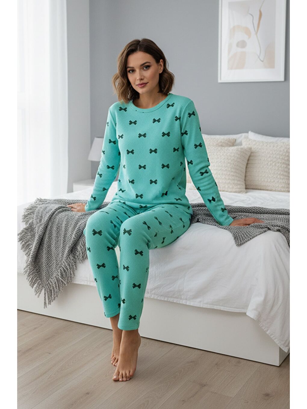 Yeşil Fiyonk Ve Kalp Desenli Bisiklet Yaka Pijama Takımı-1