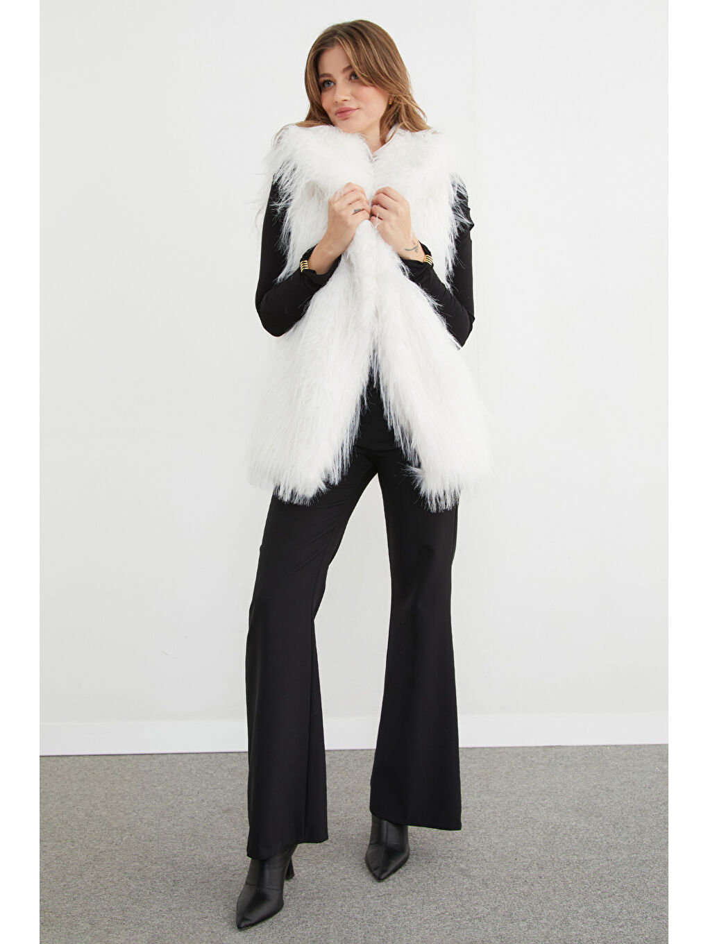 Ekru Kemer Detaylı Suni Kürk Yelek-4