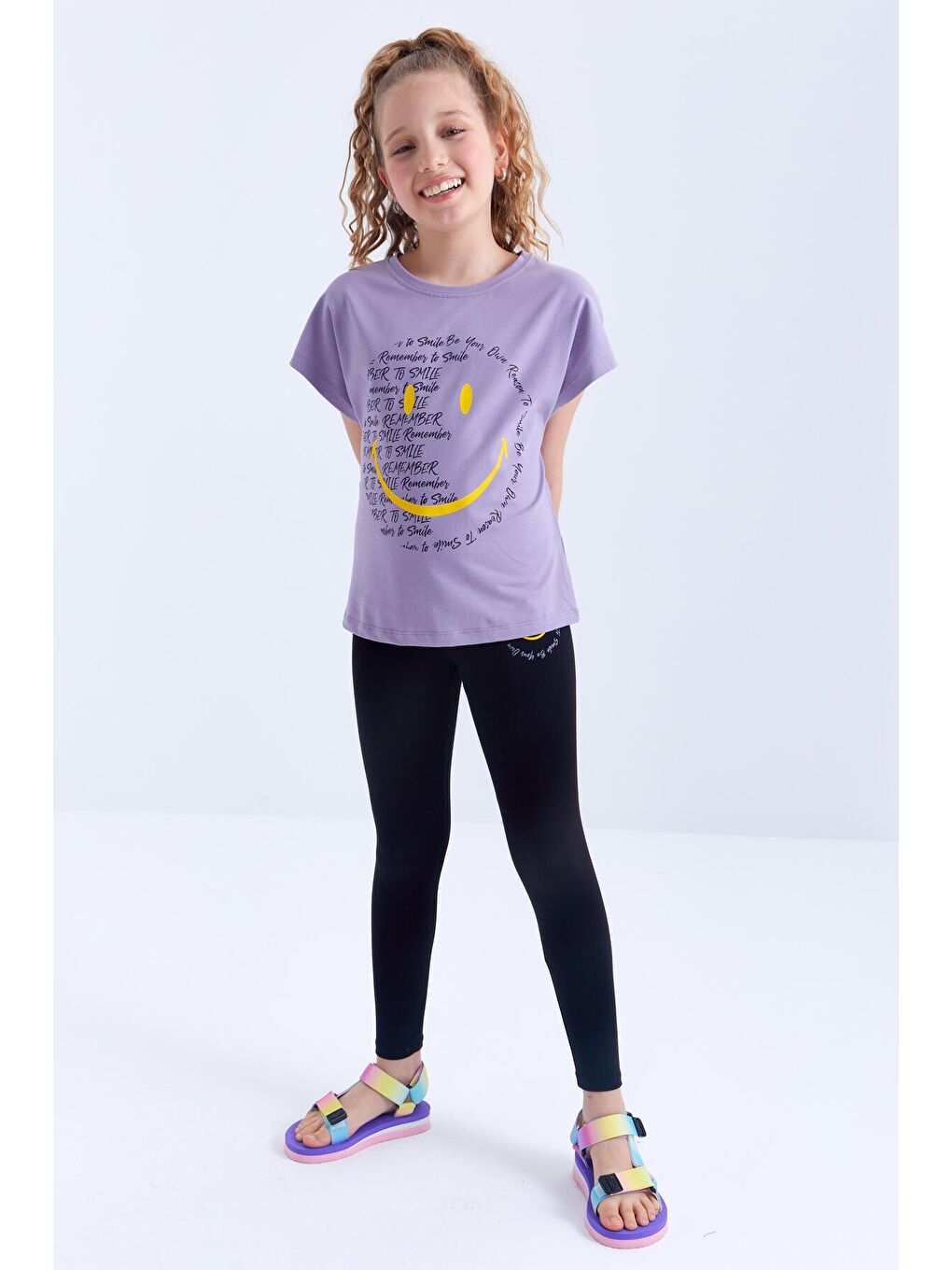 Mor Eflatun - Siyah Emoji Baskılı Kısa Kollu O Yaka Kız Çocuk Tayt Takım - 75062-4
