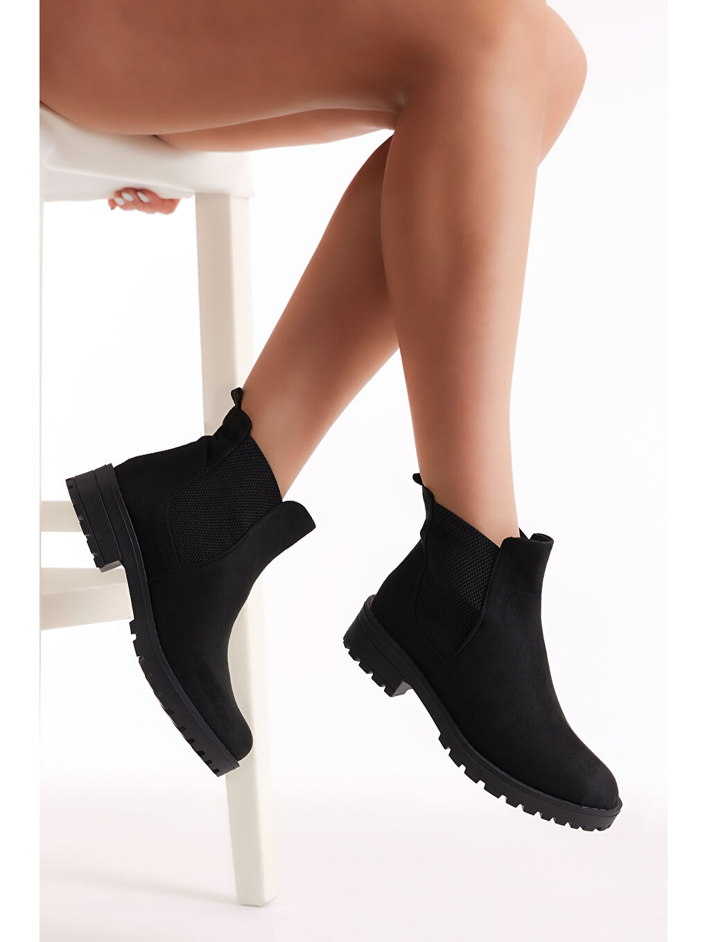 Kadın Siyah Süet Lastikli Termo Taban Bot-1