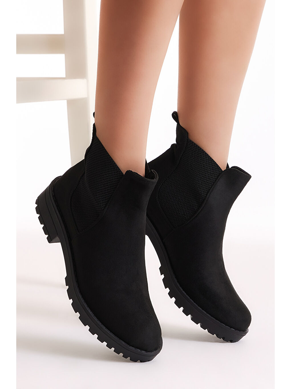 Kadın Siyah Süet Lastikli Termo Taban Bot-2