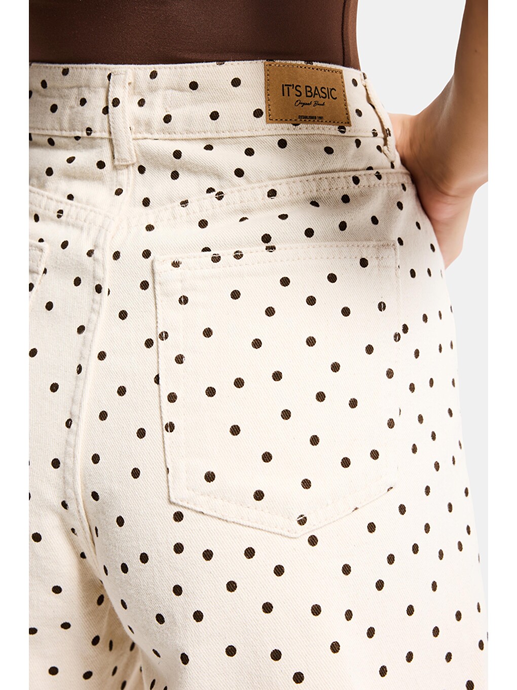 Bej Kadın 7s6 Puantiye Desen Mom Fit Midi Boy Özel Kumaş Denim Şort-2