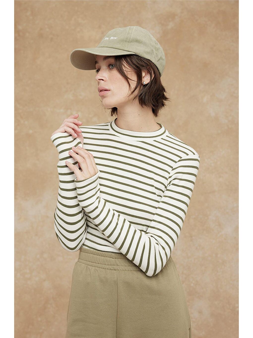 Parmak Geçirmeli Çizgili Body Haki