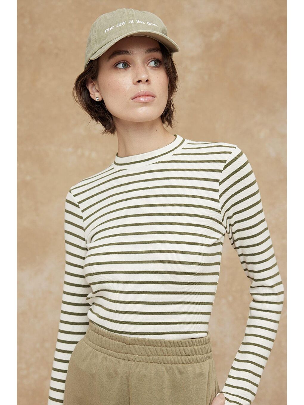 Parmak Geçirmeli Çizgili Body Haki-4