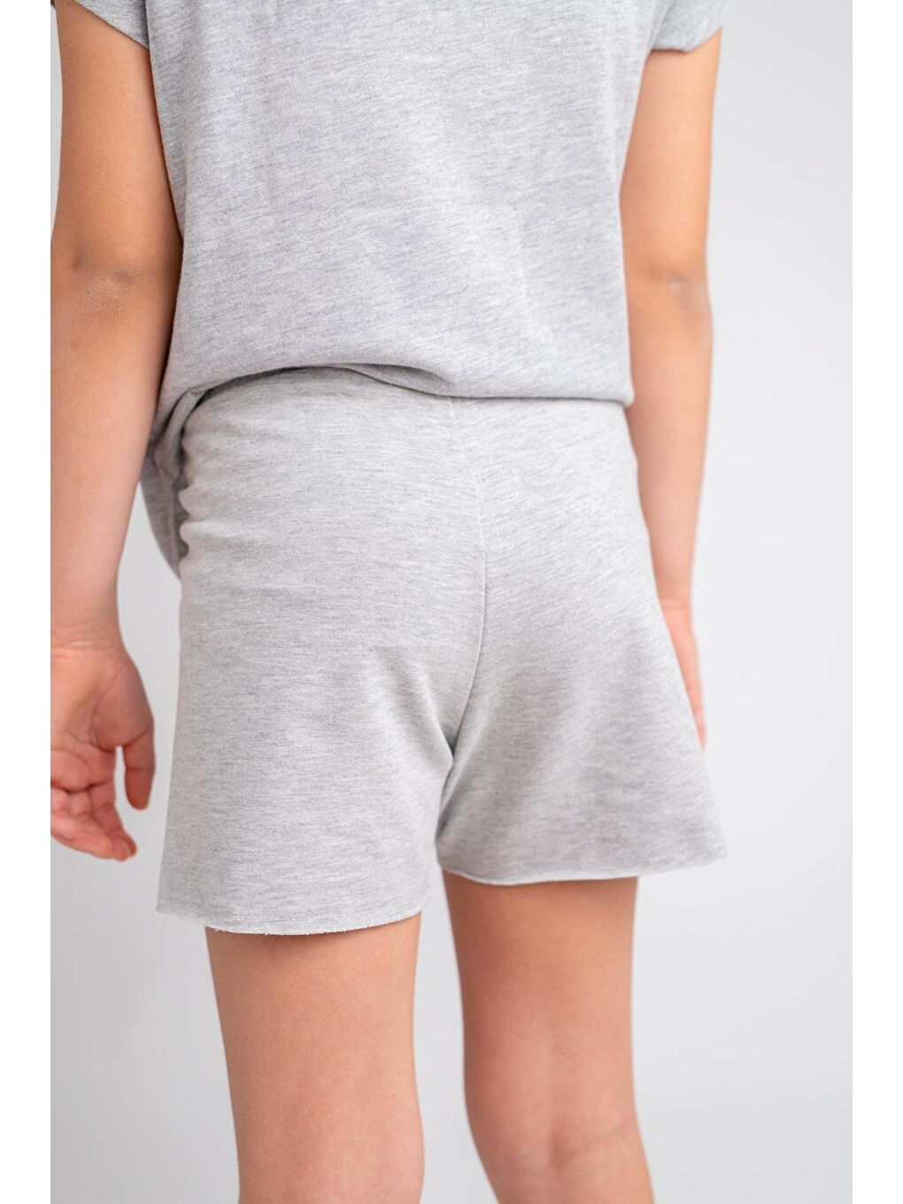 Gri Kız Çocuk Beli Lastikli Asimetrik Kesim Şort-1