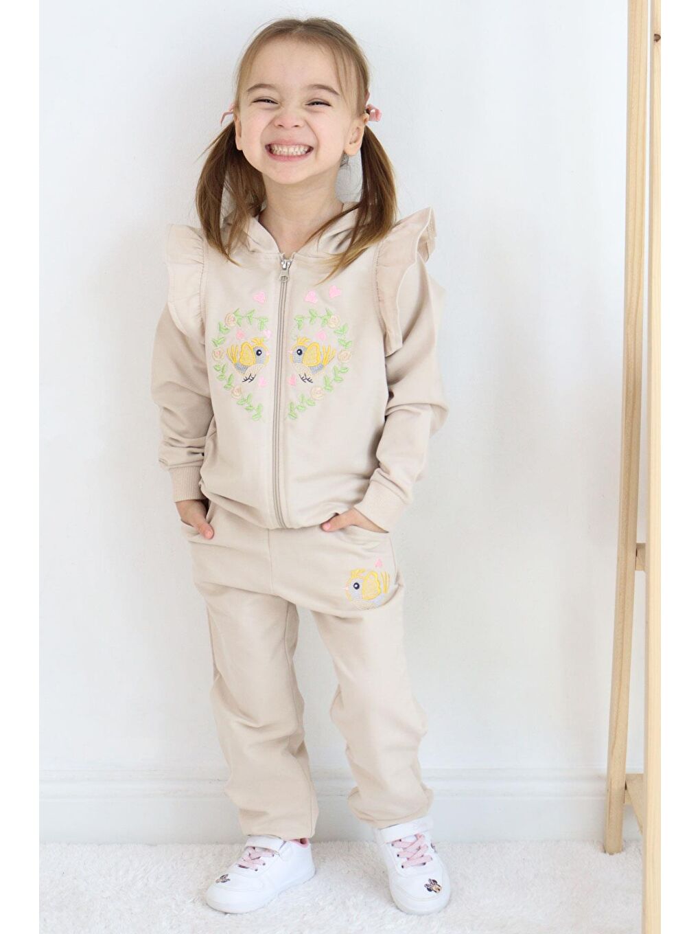 Kız Bebek Eşofman Takım Çiçek & Kuş Nakışlı Bej (1.5 Yaş)