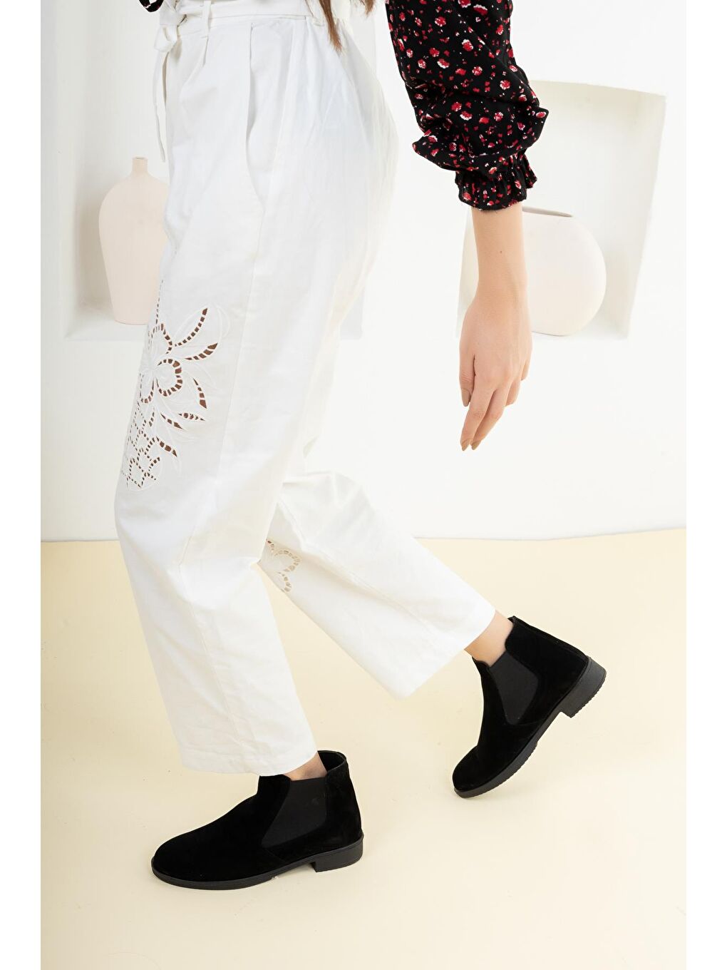 Siyah Angela Kadın Şık ve Rahat Chelsea Bot-1