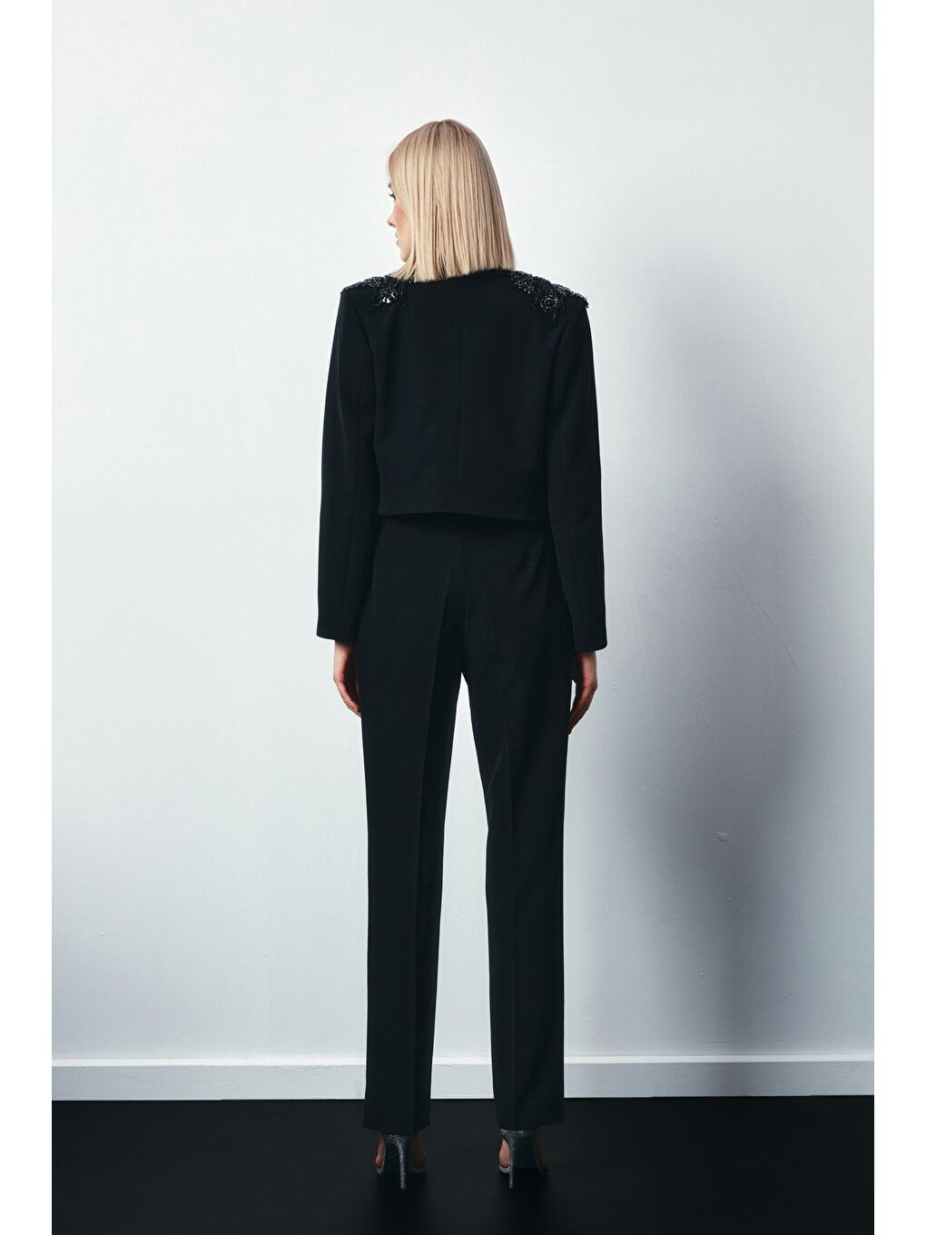 Omuz Aksesuarlı Kısa Ceket - Siyah-2