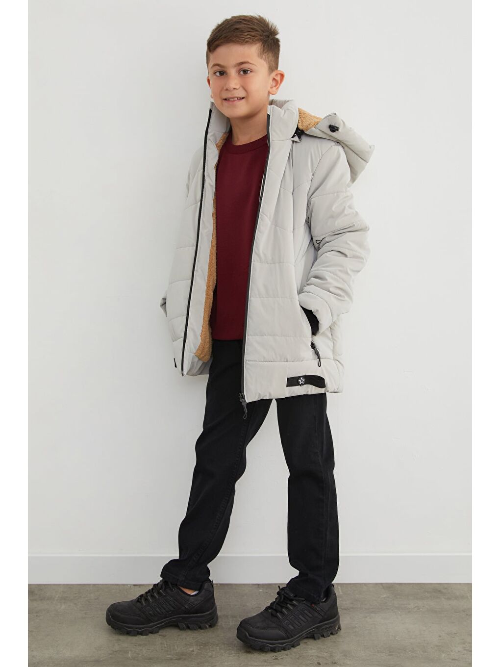 Gri Kolu Baskılı Fermuarlı Kapüşonlu Erkek Çocuk Mont-3