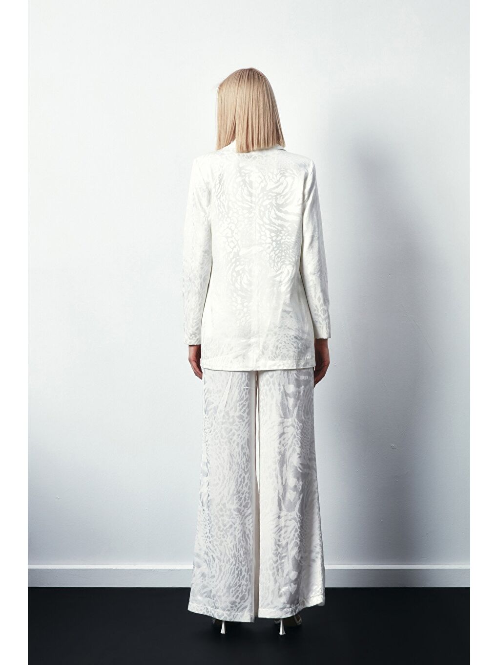 Şal Yaka Desenli Ceket - Ekru-4