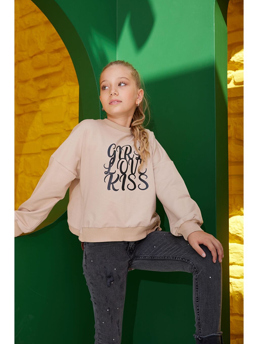 Siyah Kız Çocuk Dar Kalıp Yırtık Paça Yırtmaçlı Jean Pantolon-3