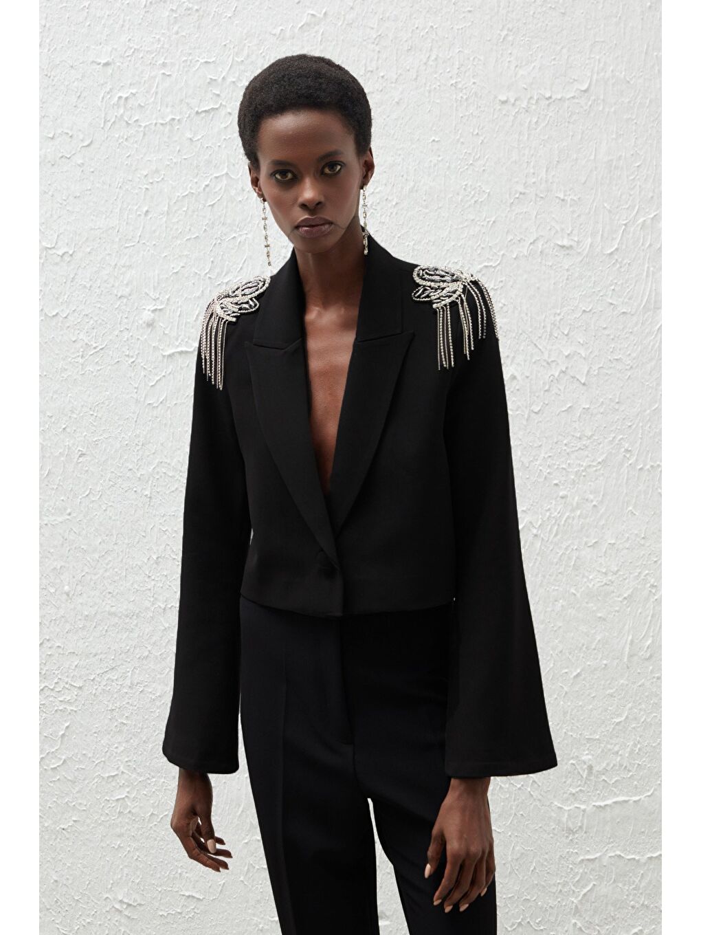 Omuz Aksesuarlı Kısa Ceket - Siyah