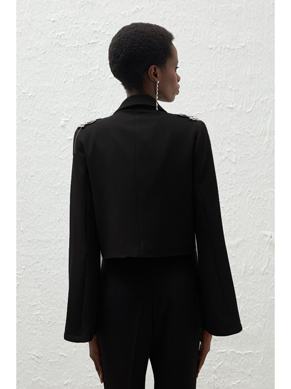 Omuz Aksesuarlı Kısa Ceket - Siyah-3