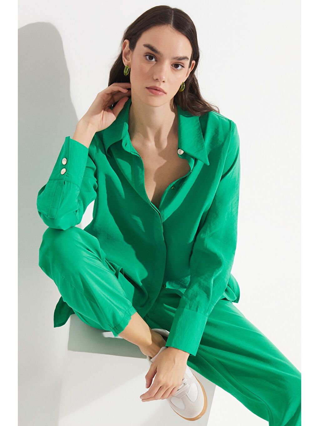 Yeşil Kadın Exclusive Regular Normal Kalıp Modal Krışımlı Dökümlü Gömlek-4
