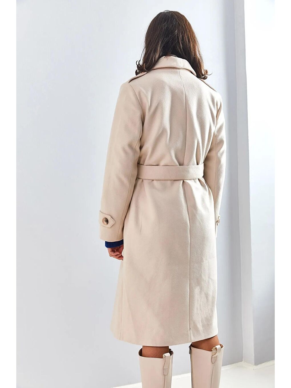 Bej Kadın Apoletli 4 Düğmeli Kuşaklı Kaban-4