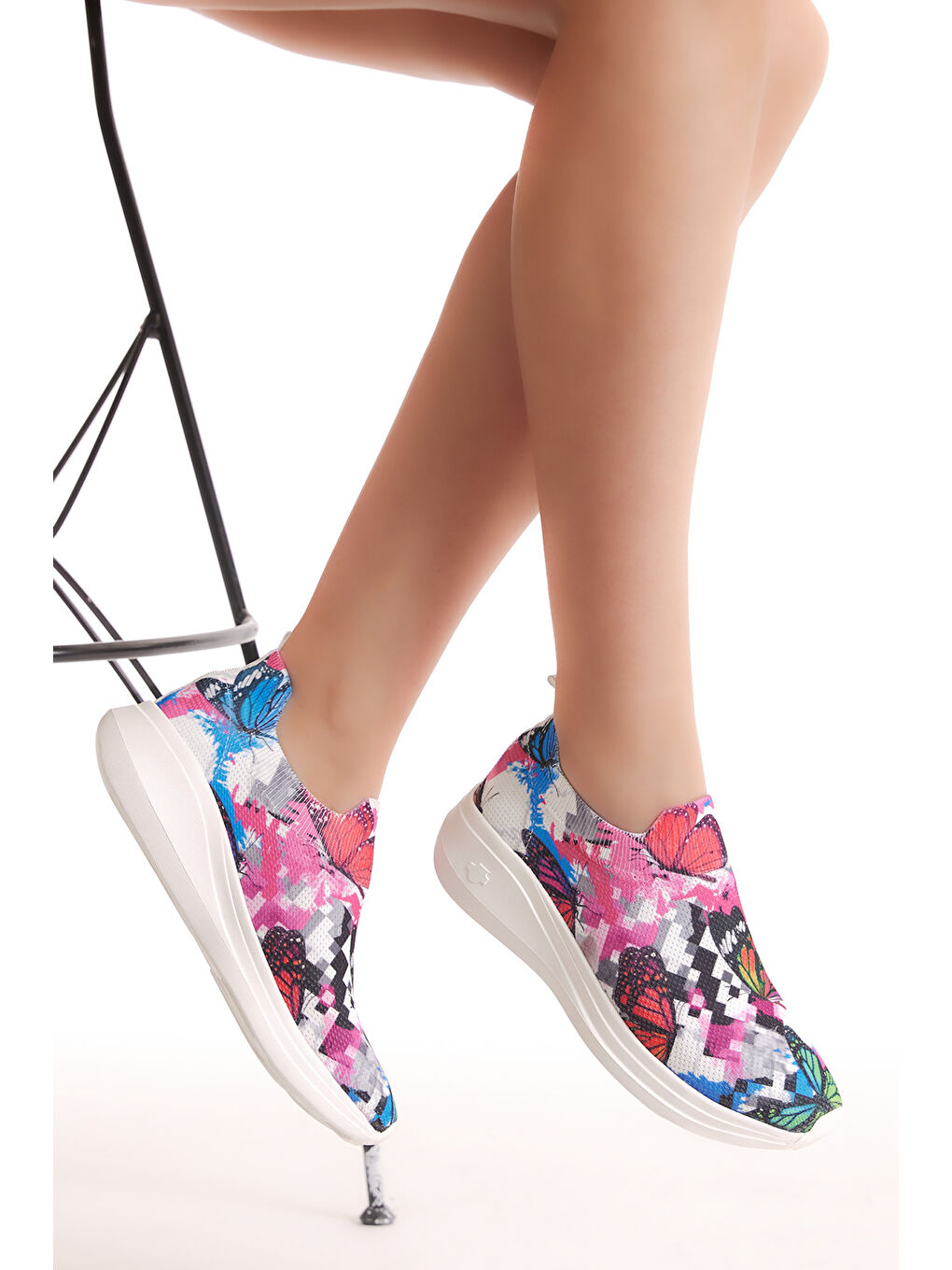 Siyah Kadın Renkli Desenli Spor Ayakkabı-1