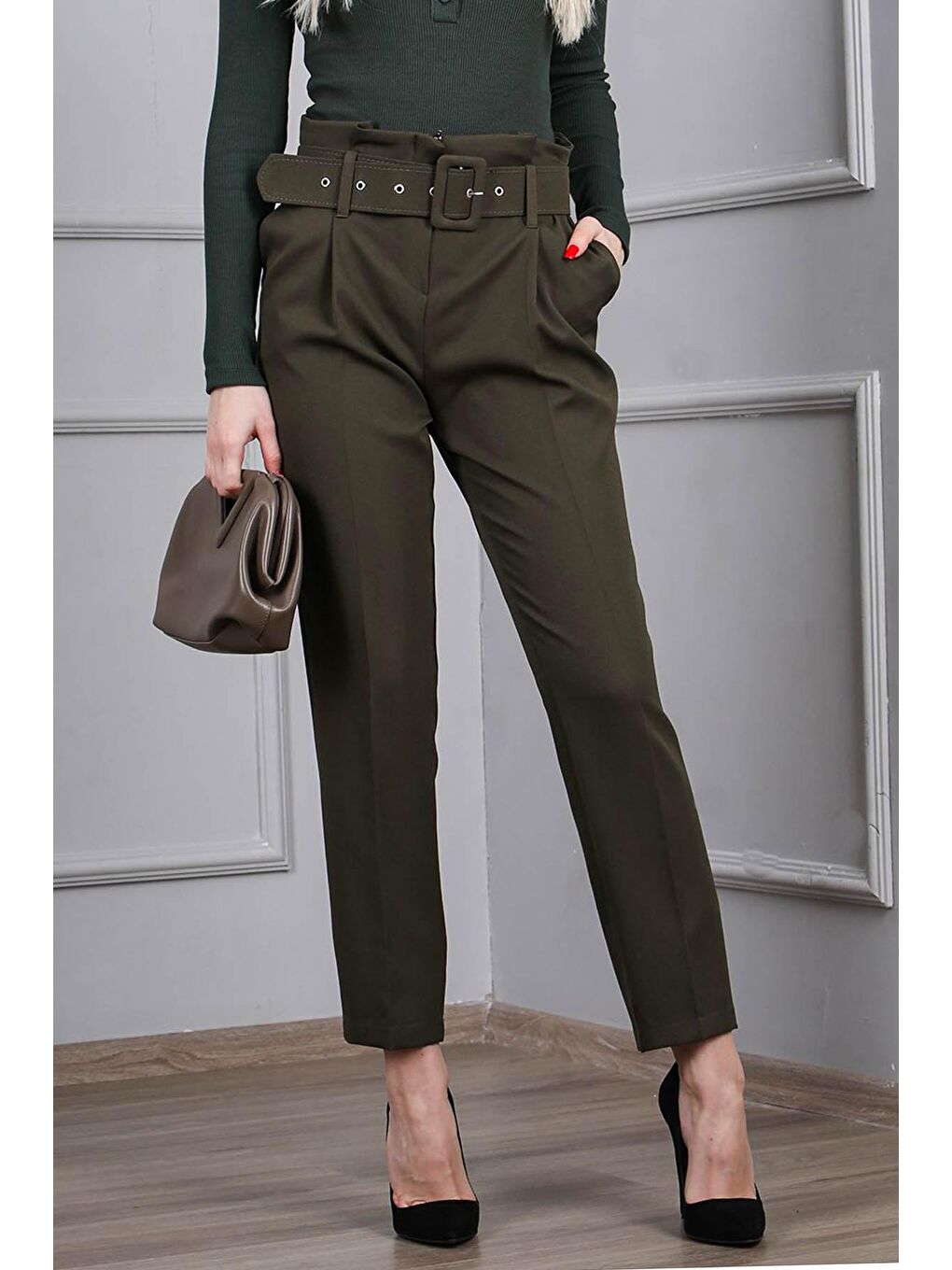 Yeşil Kemerli Boru Paça Kadın Kumaş Pantolon MG1639
