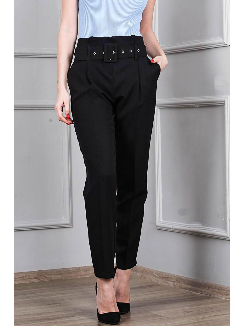 Siyah Kemerli Boru Paça Kadın Kumaş Pantolon MG1639-1