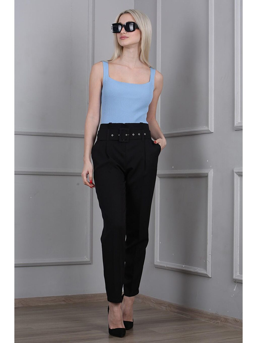 Siyah Kemerli Boru Paça Kadın Kumaş Pantolon MG1639-3