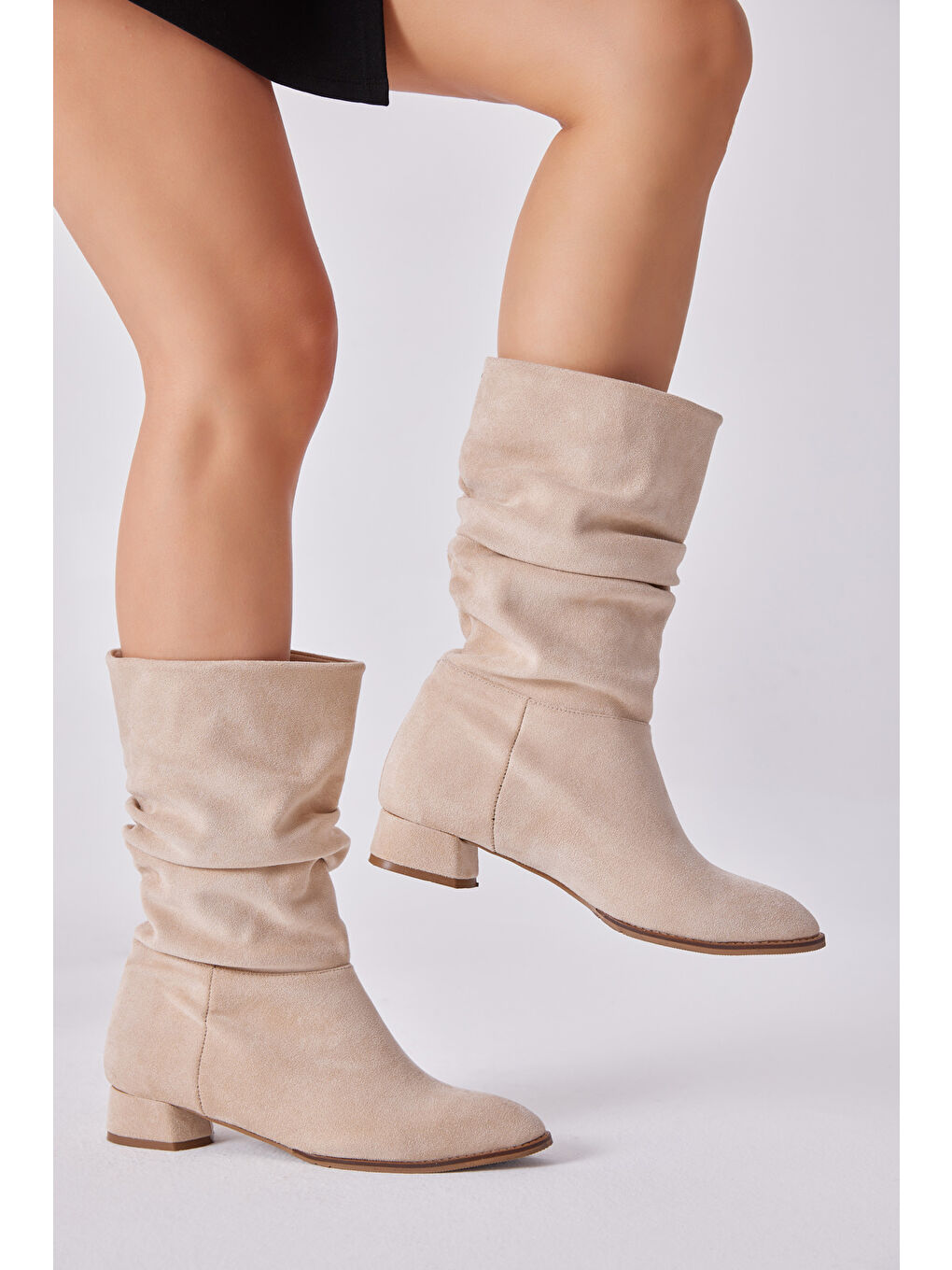 Kadın Bej Süet Rahat Kalıp Topuklu Çizme-2