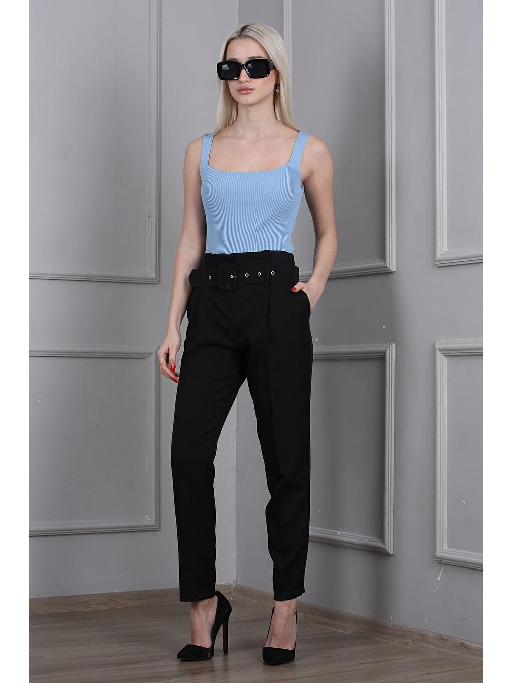 Siyah Kemerli Boru Paça Kadın Kumaş Pantolon MG1639-4