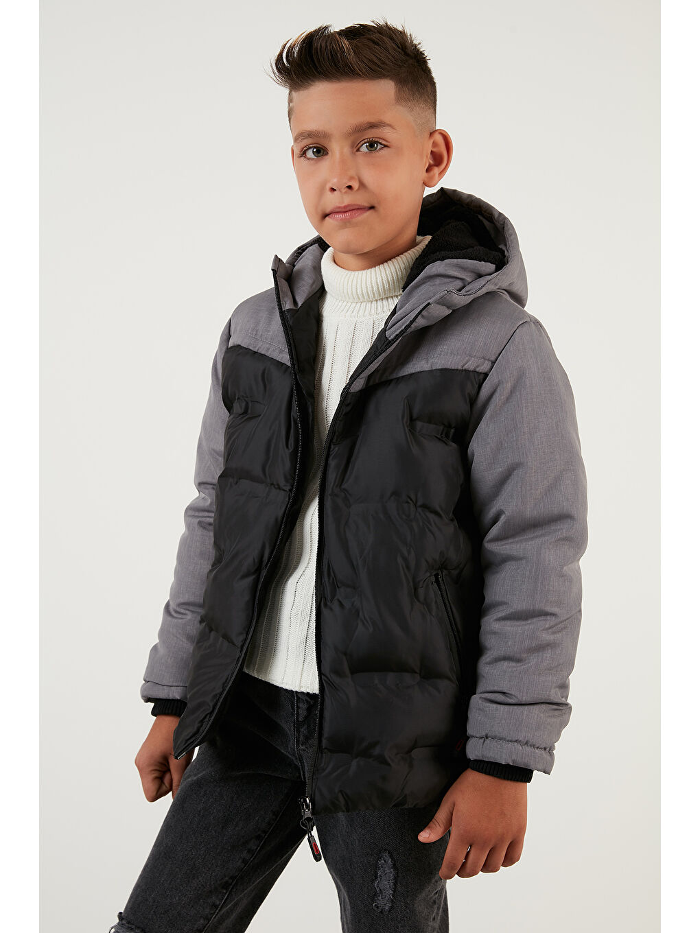 Gri İçi Pelüş Astarlı Fermuarlı Cepli Kapüşonlu Şişme Erkek Çocuk Mont 5760041-6
