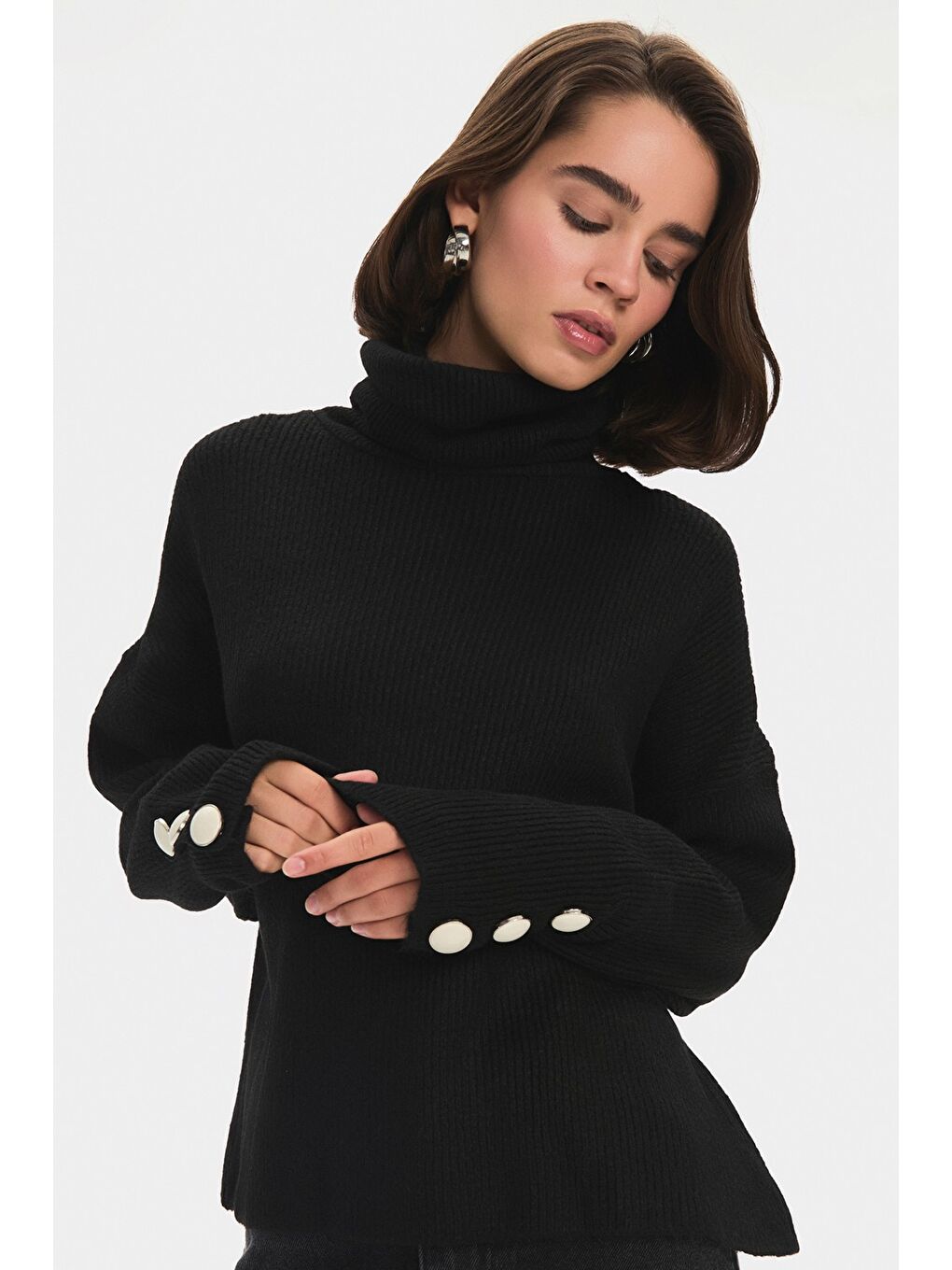 Siyah Kadın Boğazlı Kolları Düğme Detaylı Triko Kazak-4