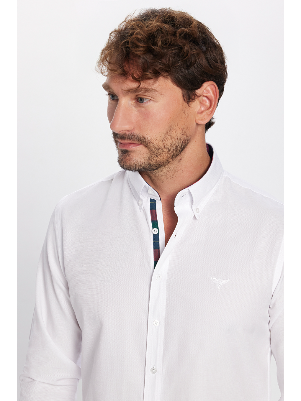 Erkek Slim Fit Dar Kesim Uzun Kollu Pamuklu Oxford Doku Kolay Ütülenebilir Beyaz Düğmeli Yaka Gömlek