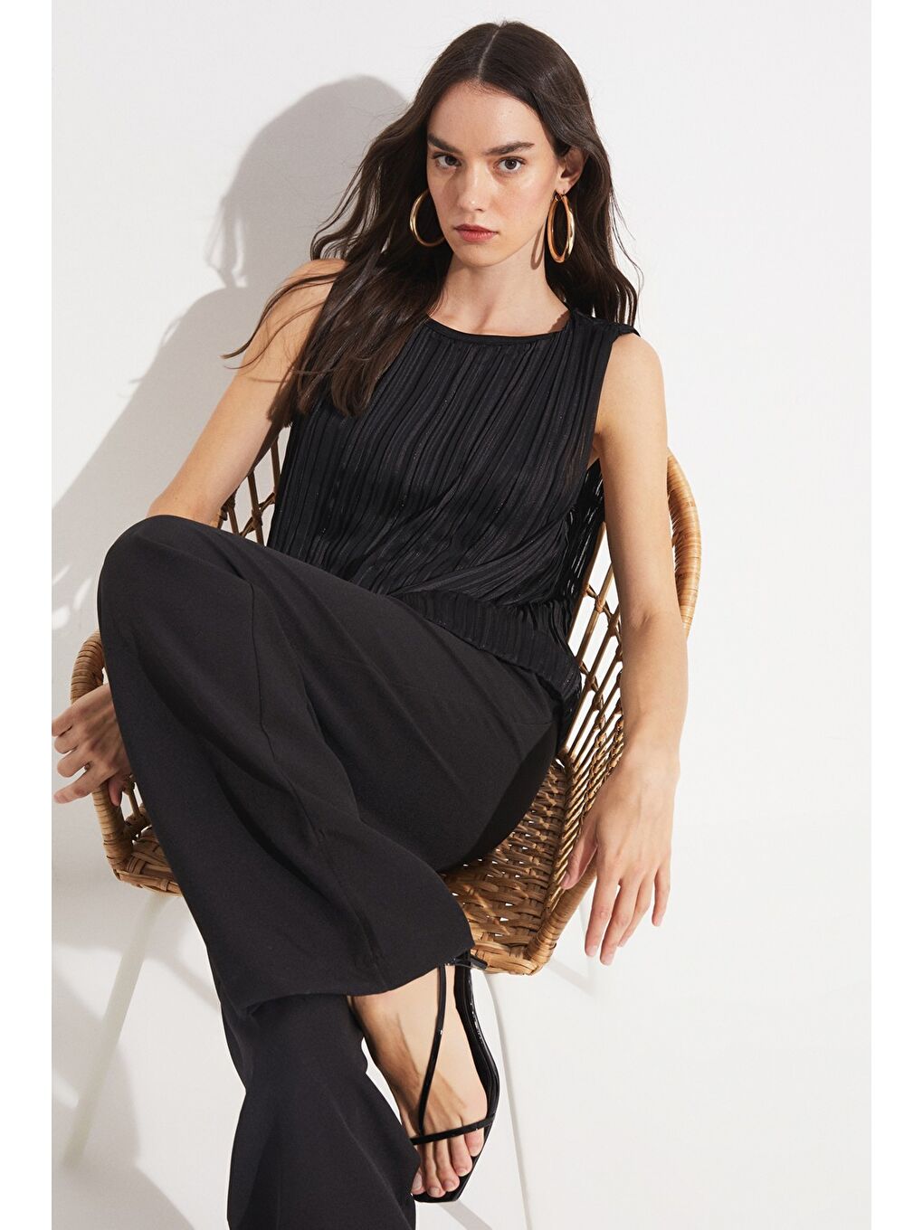 Siyah Kadın Bisiklet Yaka Piliseli Bluz-4