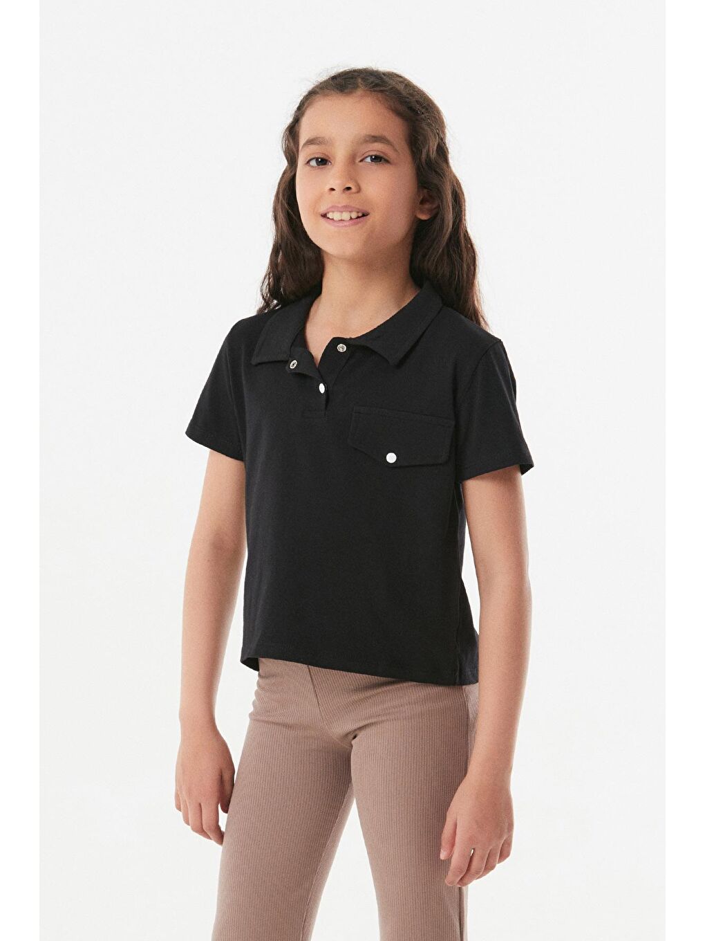 Siyah Cep Detaylı Polo Yaka Kız Çocuk Tişört-1