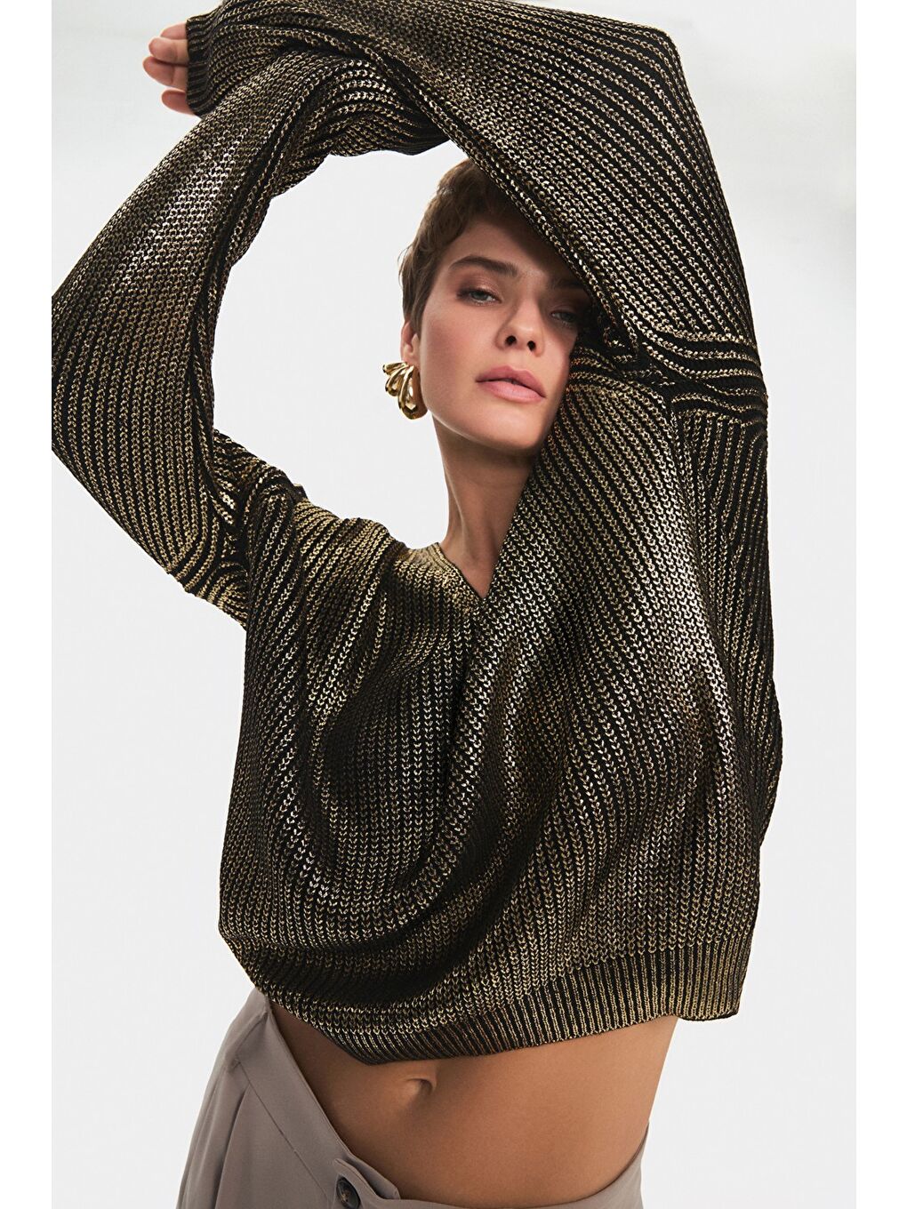 Sarı Kadın Geniş Kalıp V Yaka Varaklı Triko Kazak-4