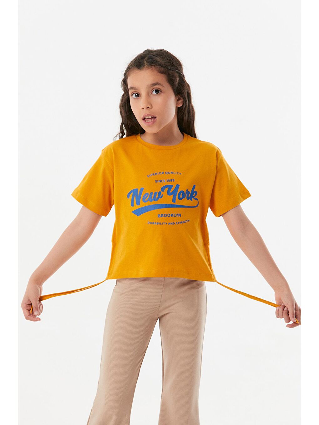 Sarı New York Baskılı Yanları Büzgülü Kız Çocuk Tişört-2