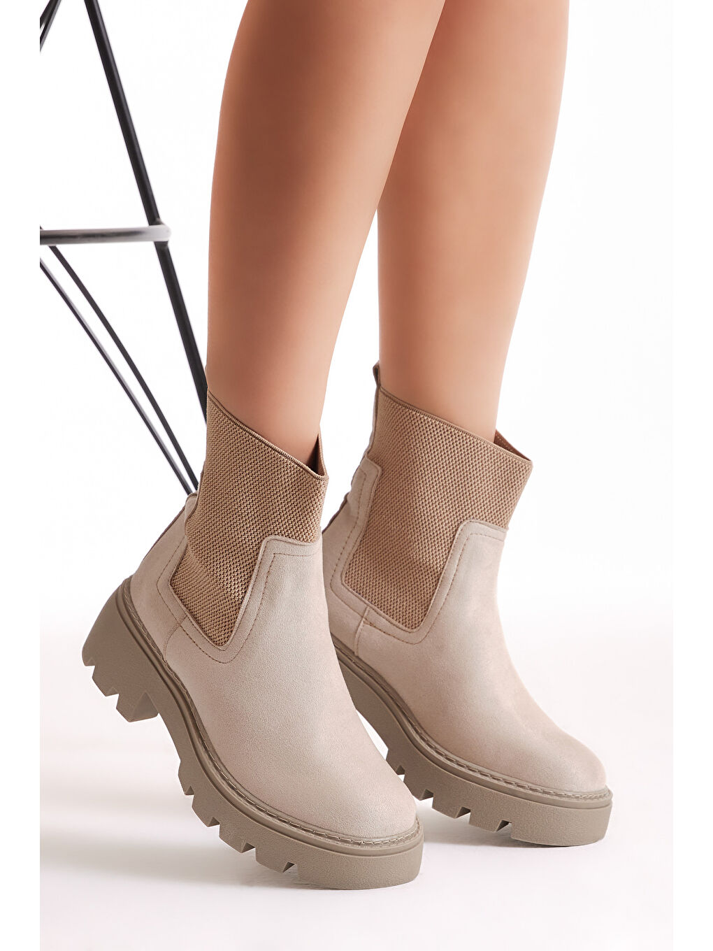 Ekru Kadın Krem Süet Termo Taban Lastikli Bot-2