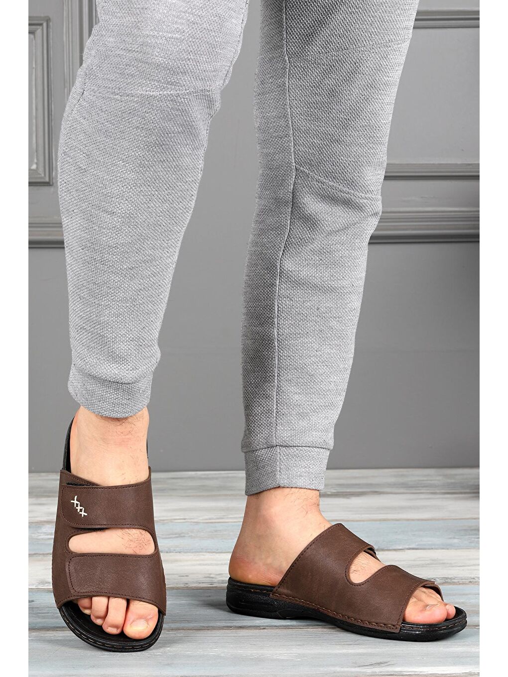 Kahverengi Günlük Cırtlı Erkek Terlik Ary 12-005-1
