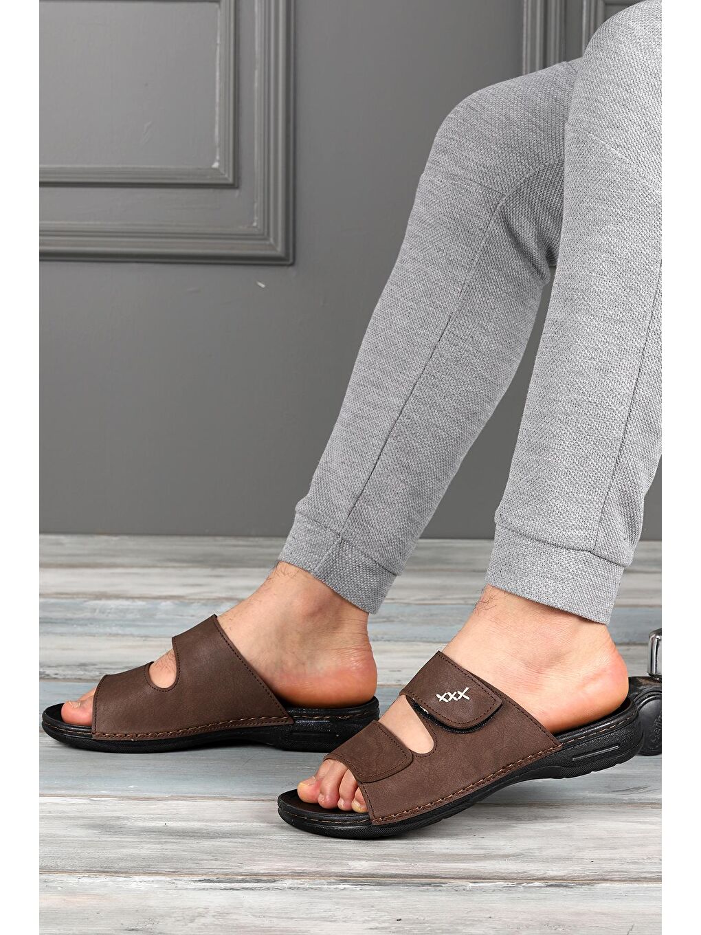 Kahverengi Günlük Cırtlı Erkek Terlik Ary 12-005-2
