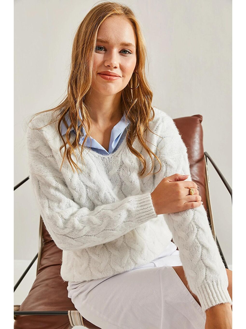 Beyaz Kadın Saç Örgü Desenli Triko Örme Kazak-4