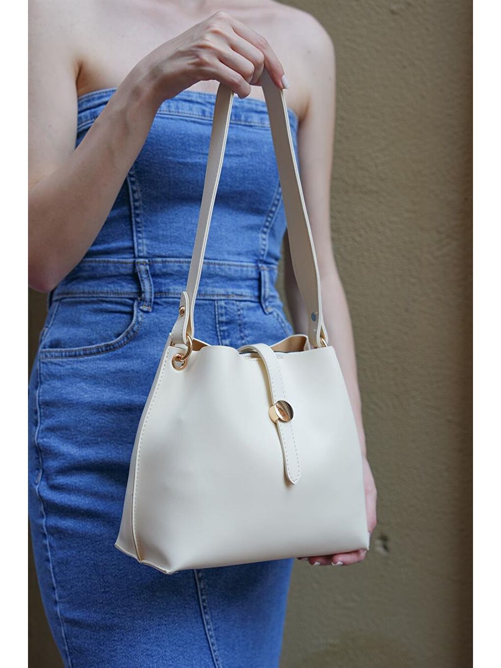 Ekru Aksesuar Detaylı Kol Çantası Krem-1