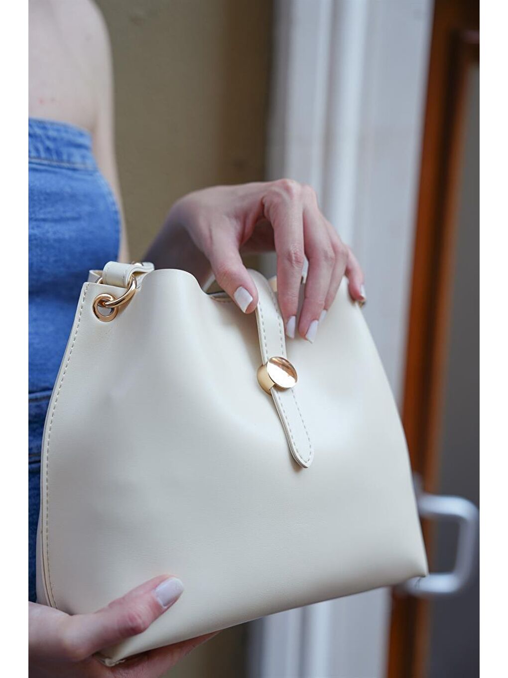 Ekru Aksesuar Detaylı Kol Çantası Krem-4