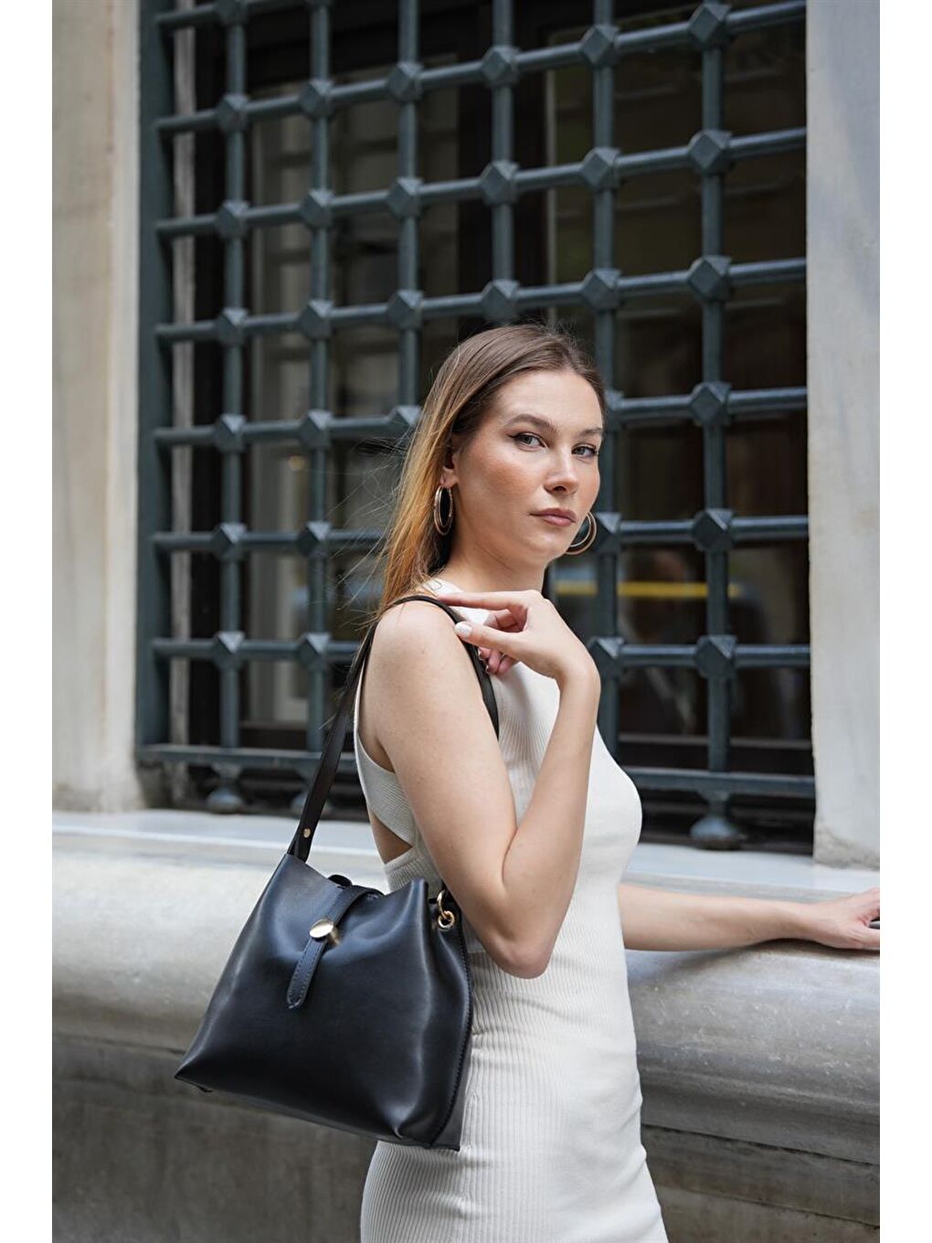 Aksesuar Detaylı Kol Çantası Siyah-2