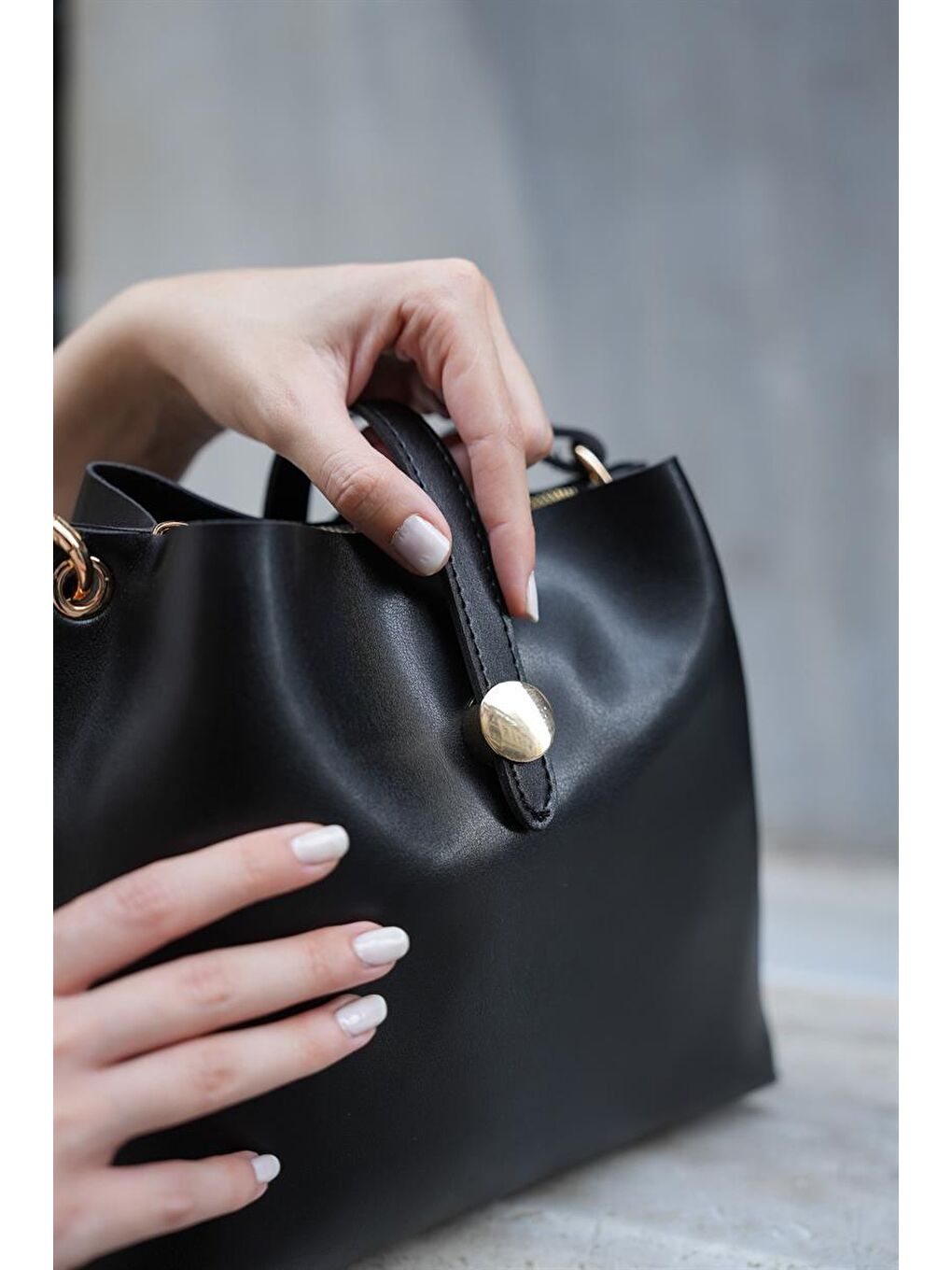 Aksesuar Detaylı Kol Çantası Siyah-4