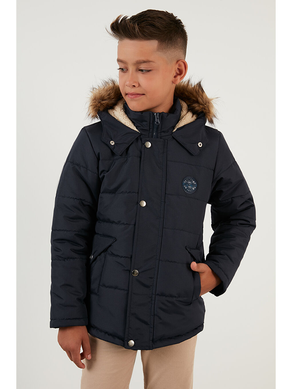 Lacivert Yakası Suni Kürklü Pelüş Astarlı Kapüşonlu Kışlık Erkek Çocuk Mont 6036024-5