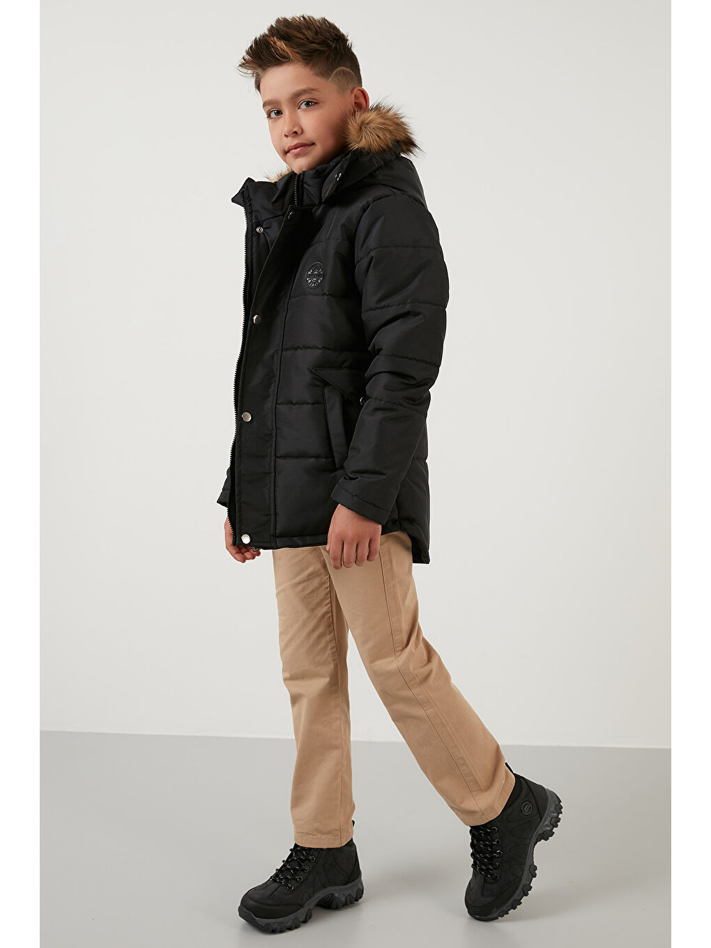 Siyah Yakası Suni Kürklü Pelüş Astarlı Kapüşonlu Kışlık Erkek Çocuk Mont 6036024-7