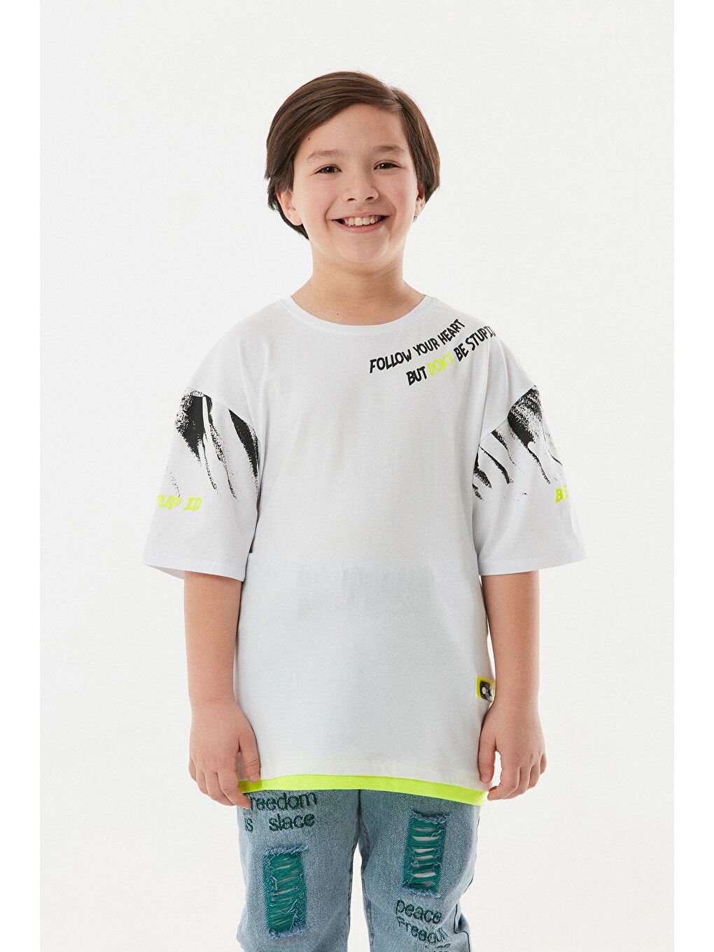 Beyaz Bisiklet Yaka Yazı Baskılı Tişört