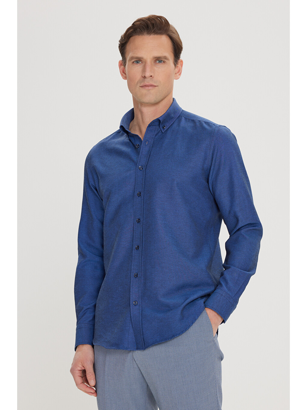 Erkek Koyu Lacivert Tailored Slim Fit Dar Kesim Düğmeli Yaka Oxford Gömlek-4