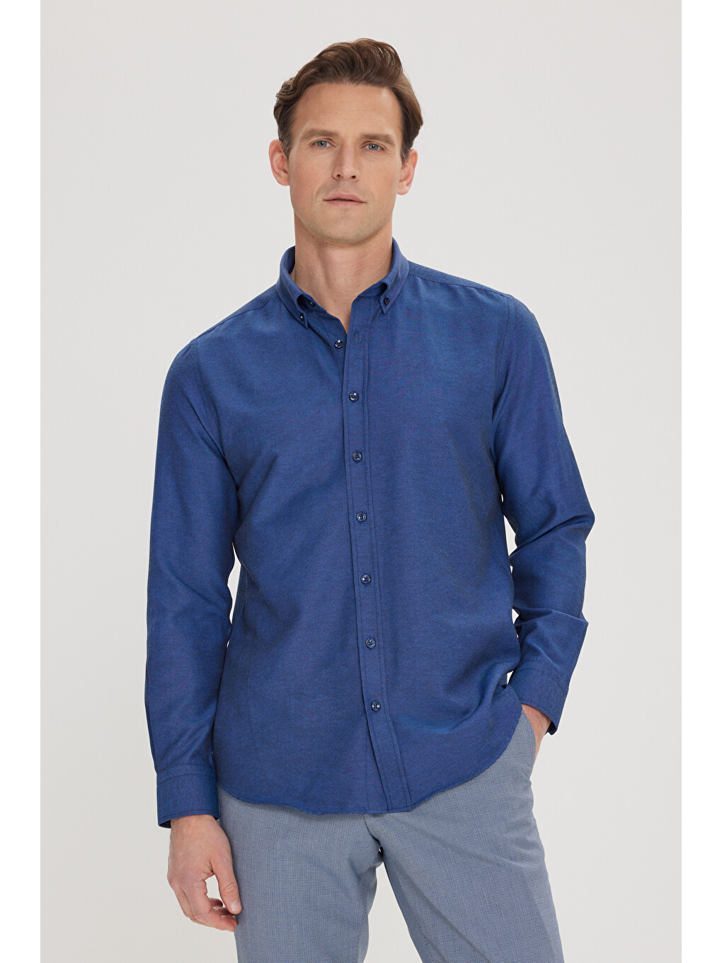 Erkek Koyu Lacivert Tailored Slim Fit Dar Kesim Düğmeli Yaka Oxford Gömlek-6