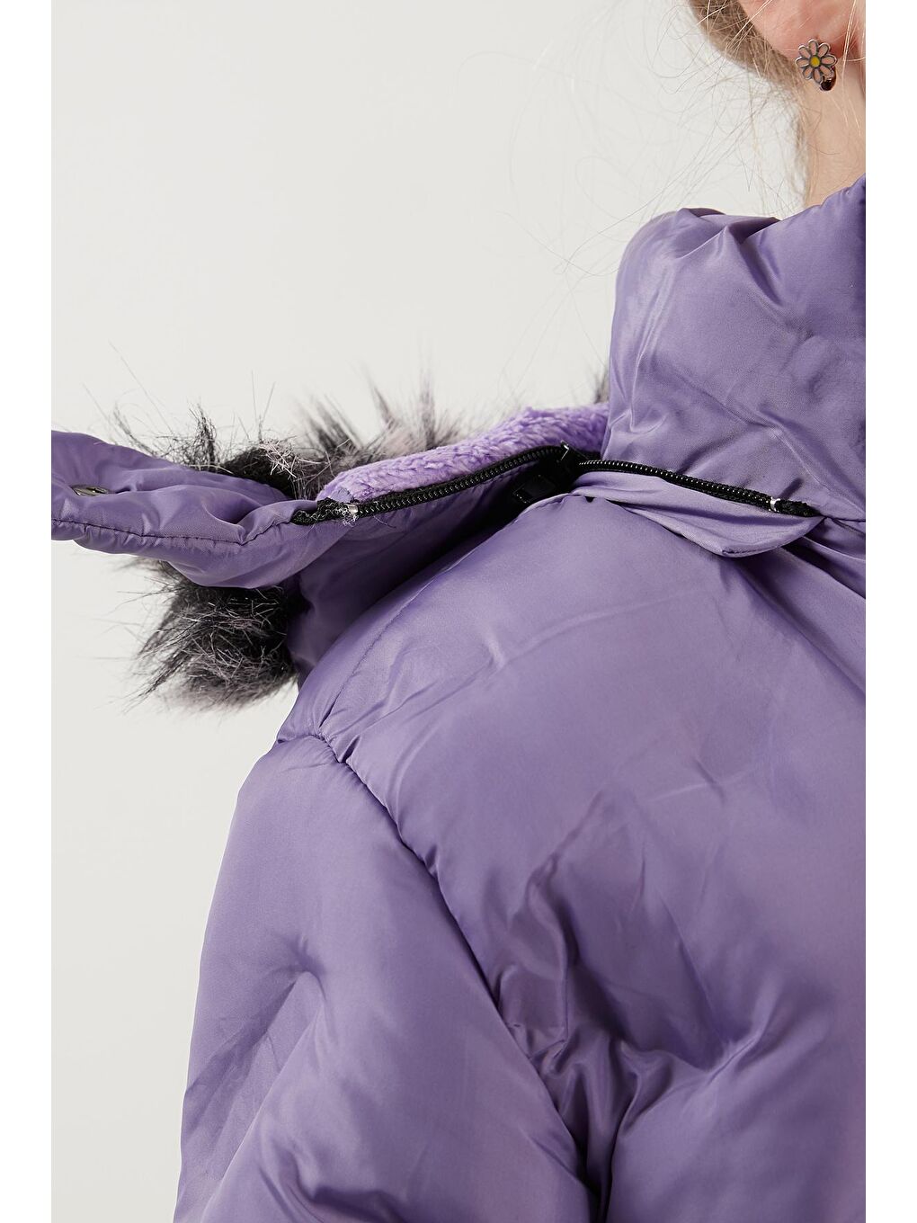 Lila İçi Peluş Astarlı Çıkarılabilir Kapüşonlu Cepli Kışlık Mont 5760004-3