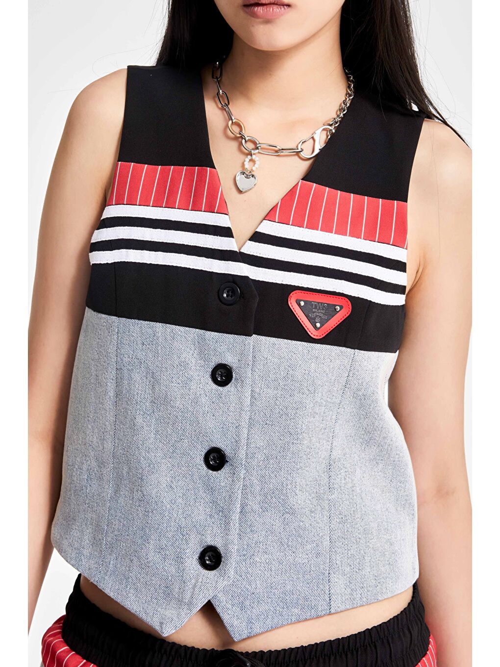 Kadın Kırmızı Renk Kumaş Denim Parçalı Önden Düğmeli Sıfır Kol Tasarım Denim Yelek-2