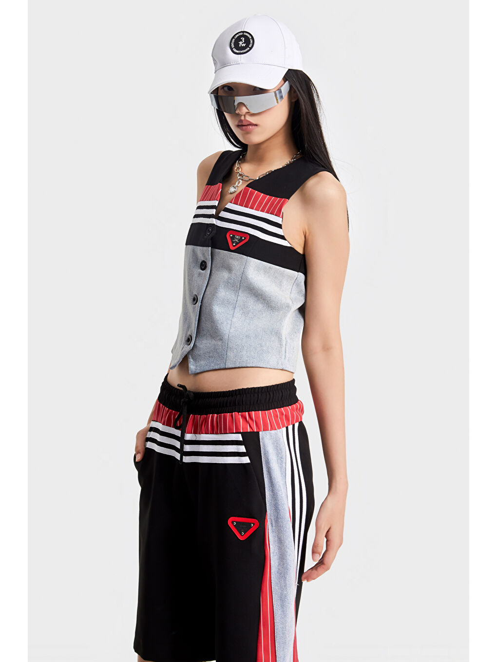 Kadın Kırmızı Renk Kumaş Denim Parçalı Önden Düğmeli Sıfır Kol Tasarım Denim Yelek-4