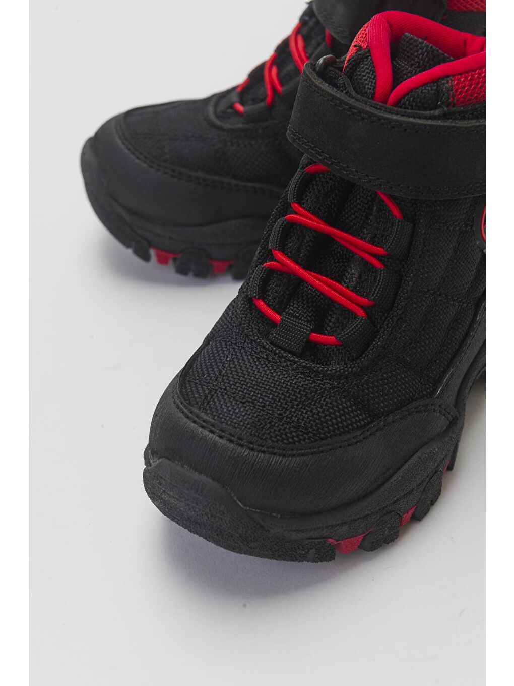 Erkek Çocuk Siyah-Kırmızı Microfiber Trekking Çocuk Bot